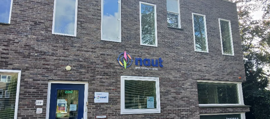 Voorkant hoofdkantoor aan de Zuidvliet in Maassluis